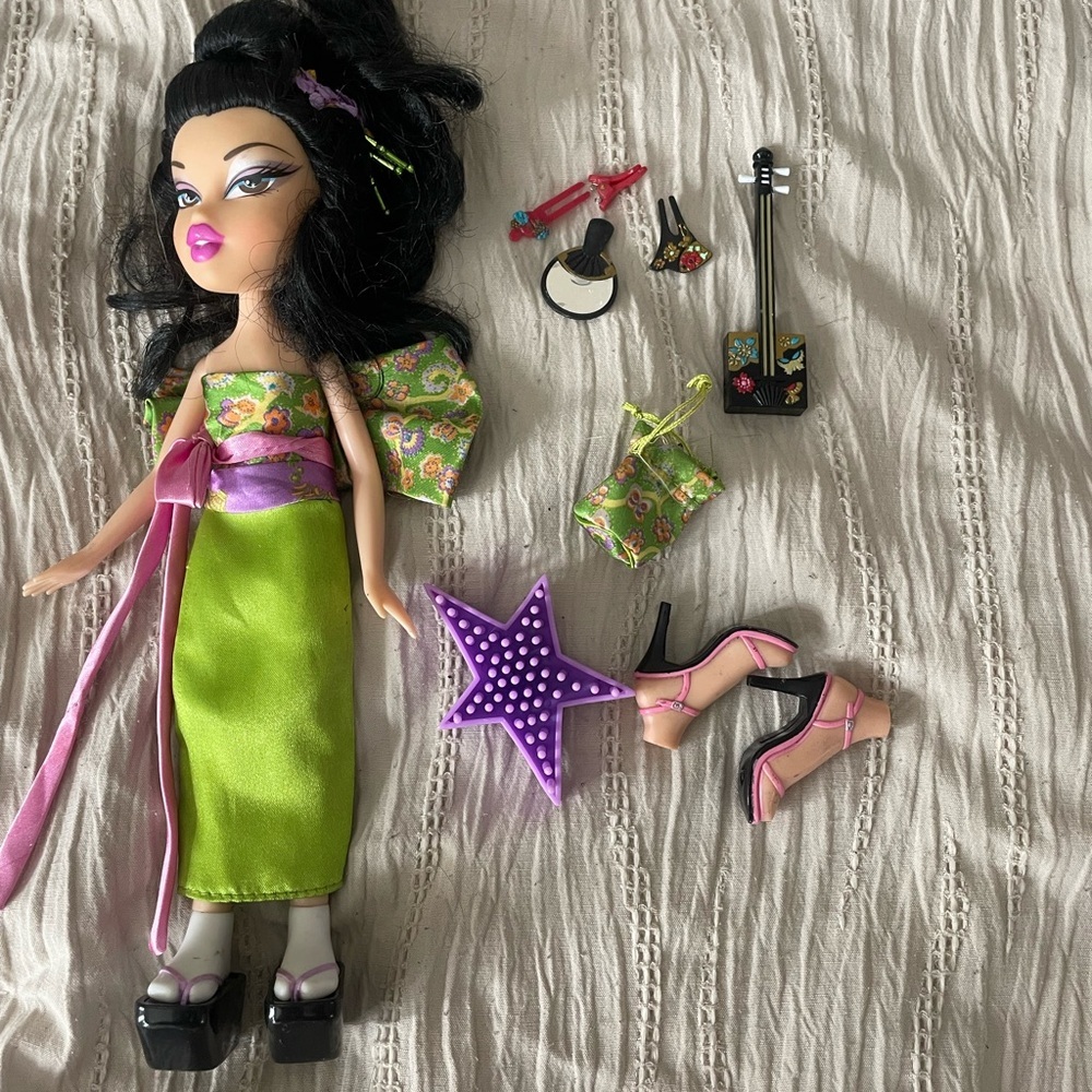 2004 bratz Toyko a go-go Tiana